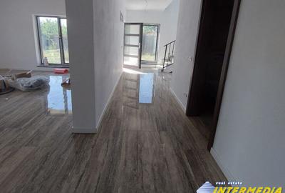Casa Noua de vanzare Zona Cetate - 18