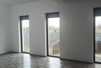 Casa  noua , Parta  pe parter,cu panouri fotovoltaice,la cheie - 2