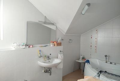 Casa de vânzare în Bucium - 14