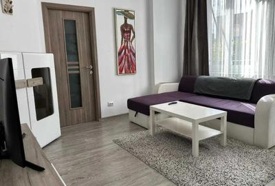 Apartament cu 2 camere semidecomandat, mobilat în P-ța Romană