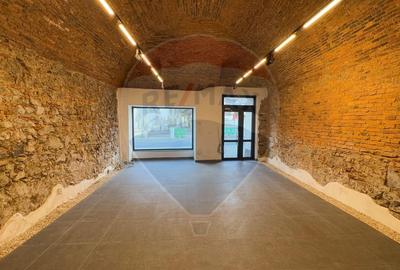 Spațiu comercial, de 55 mp, în Central