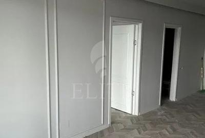 Apartament cu 3 camere semidecomandat în Mărăști