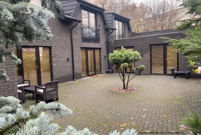 Cladire separata cu etaj zona ultracentrala - 1