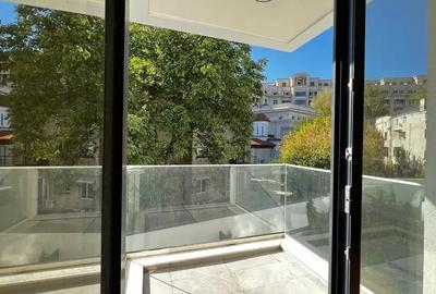 4 camere Unirii/ansamblu exclusivist/parcare dubla inclusa/ Comision 0 - 12