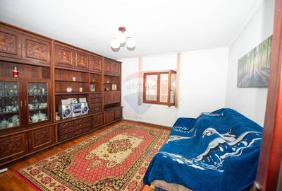 Casa de vanzare teren 2000mp si spatii comerciale Galbinasi Calarasi - 11