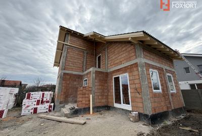 Casă individuală cu 4 camere în Sânandrei