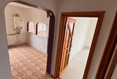 Apartament cu 2 camere ~ zona Micro 14 ~ Conf. 1 decomandat ~ cu imbunatatiri - 6