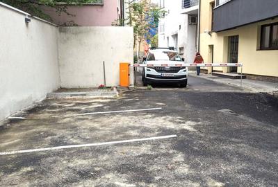 BOUTIQUE  //  STR. POLONA // LINISTE//  PARCARE - 13