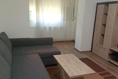 Inchiriez apartament cu 2 camere in zona centrala -langa Unicredit Bank - 2