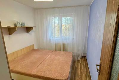 Apartament cu 2 camere semidecomandat, mobilat în Podu Roș