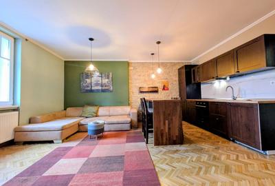 Apartament cu 3 camere, mobilat în Ultracentral