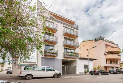 Apartament cu 3 camere decomandat, mobilat în Barbu Văcărescu