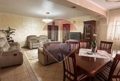 Casă / Vilă cu 8 camere de vânzare în Suceava - 9