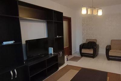 Apartament cu 2 camere semidecomandat, mobilat în Polonă