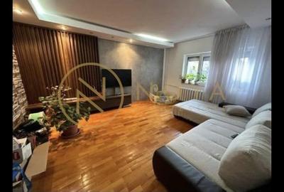 Închiriere Apartament 3 camere Zona Vitan - 1
