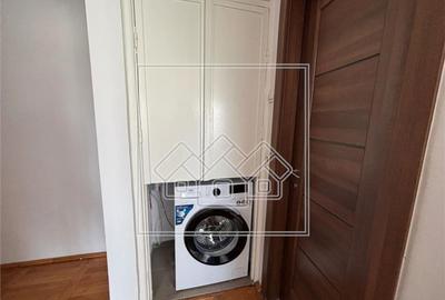 Apartament de vanzare in Sibiu - 3 camere, balcon, pivnita - zona buna - 12