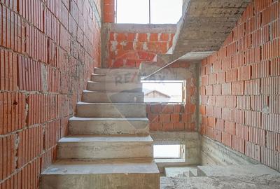 COMISION 0%| Casă individuală | 2 garaje | 192 mp utili | 847 mp teren - 10
