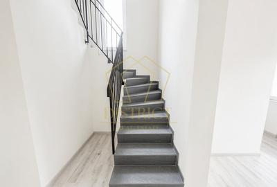 Duplex despartit prin camera tehnica, 5 camere, asfalt | Giarmata Vii - 2