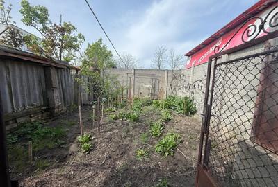 Apartament de vanzare la curte comună, 67,5 mp utili, teren 213 mp - 1