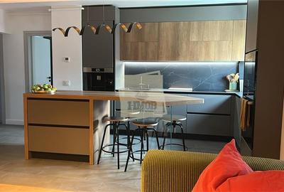 Apartament cu 4 camere decomandat, mobilat în Ștrand