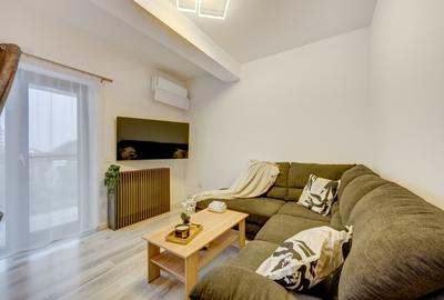 Apartament cu 2 camere semidecomandat, mobilat în Sud