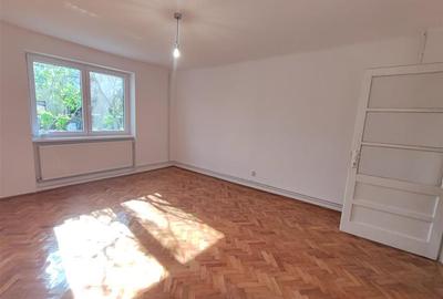 Casa singur in curte - Florilor - 1