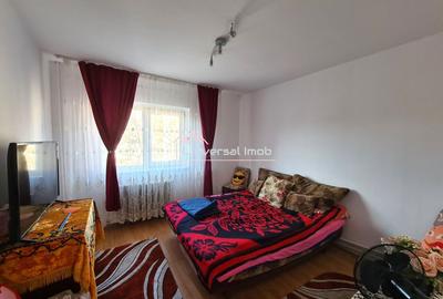 Apartament cu 4 camere, zona Calea Floresti