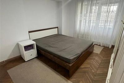 Etaj 2, Esplanada Nicolina, 3 camere decomand, bloc din 1989 - 1