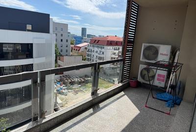 Apartament cu 2 camere semidecomandat, mobilat în Herăstrău