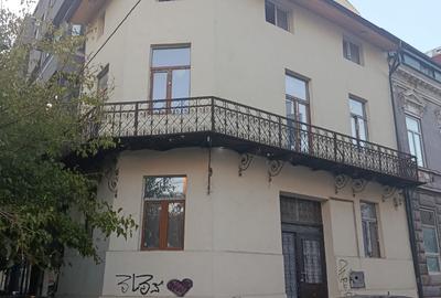 VILĂ DE VÂNZARE – ZONA UNIVERSITATE / CENTRU VECHI / KM 0 - 2