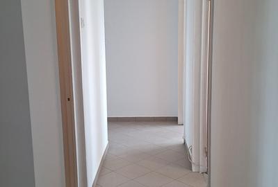 Apartament cu 4 camere decomandat, mobilat în P-ța Amzei