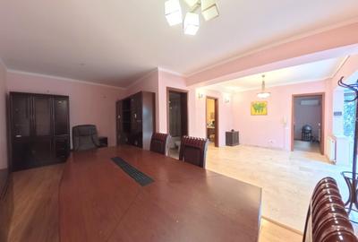 Spațiu ideal firmă – 5 camere, curte, zonă ultracentrală - 7