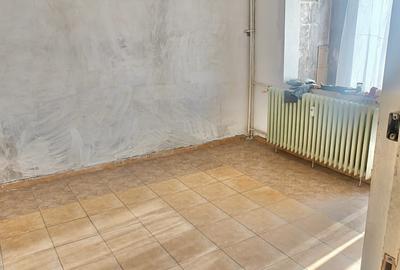 Apartament cu 4 camere decomandat în 1 Decembrie 1918