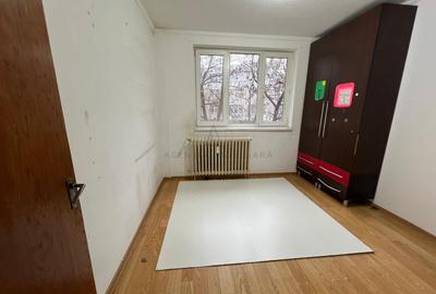 Apartament 3 camere Balcon Metrou  Raul Doamnei 1' - 1