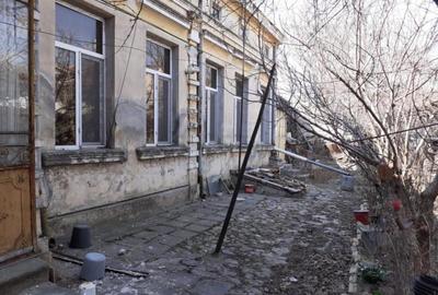 Casă cu 4 camere în Apollo