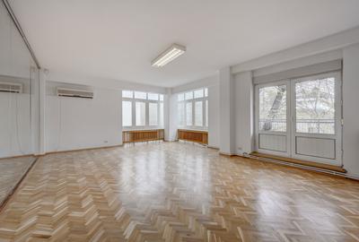 Apartament luminos de 5 camere de închiriat, etaj 1/4, garaj, Bd. Primăverii! - 2