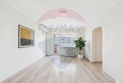 Apartament 3 camere decomandat, renovat - Metrou Lujerului - 1