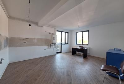 Ultimul apartament la  parter , 2 camere, curte privata ,negociabil - 3