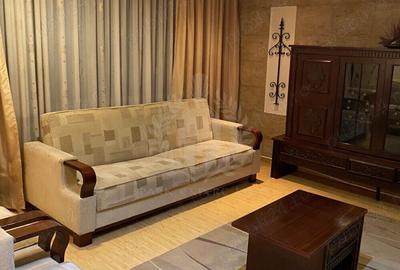 Apartament cu 3 camere semidecomandat, mobilat în Democrației