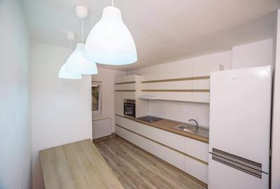 Apartament cu 3 camere decomandat în Zorilor