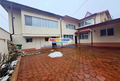 Casă cu 8 camere în Dobroești