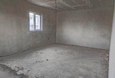 Casă individuală cu 3 camere în Tărlungeni