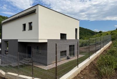 Vand casa finalizata cu CF in zona Roat,Faget - 5