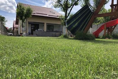 Inchiriez casă cu garaj si un loc de parcare in curte - 5