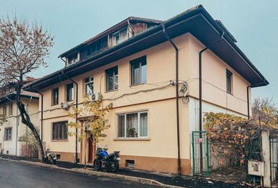 Apartament 2 camere - Domenii, etaj 2/2, centrala noua, curte, boxă, pod. - 48