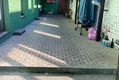 Spațiu comercial+locuință la mansardă,3 dormitoare, living,5 băi, teren 715 mp - 19