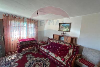 Casă individuală cu 4 camere în Lera