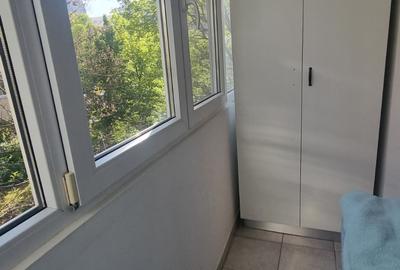 Apartament 4 camere, centrală proprie, parcare, 5 min metrou Apărătorii Patriei - 24