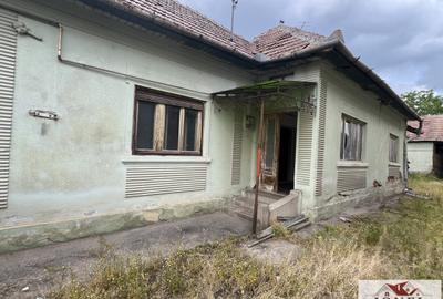 Casă individuală cu 3 camere în Est