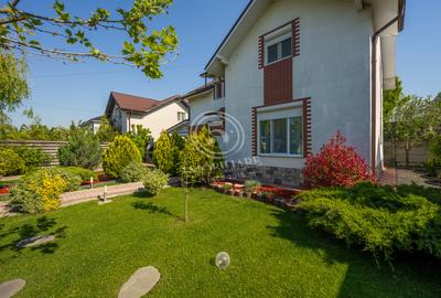 Casa cu probabil cea mai frumoasă grădină din Bragadiru + 2 garaje - 32